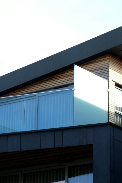 Garde-corps aluminium design sur balcon ou escalier