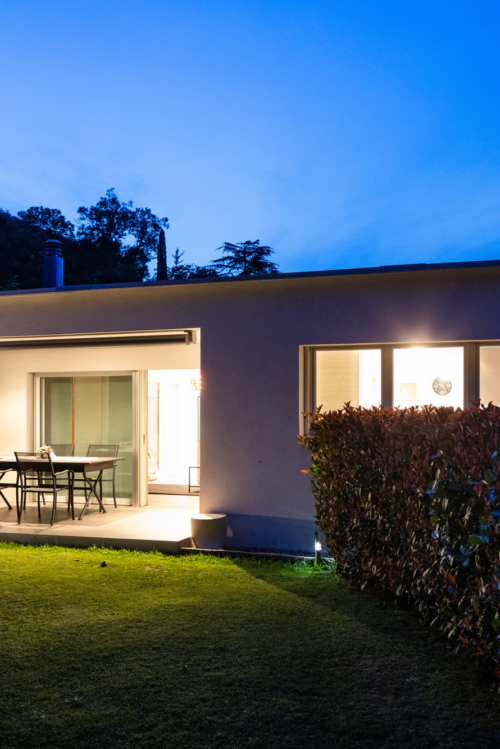 Fenêtre aluminium avec grande vitre, installation MEB Fermetures